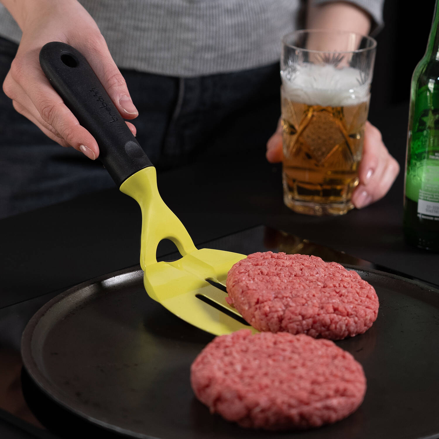 Trebonn-gadgets-burger-spatula-3