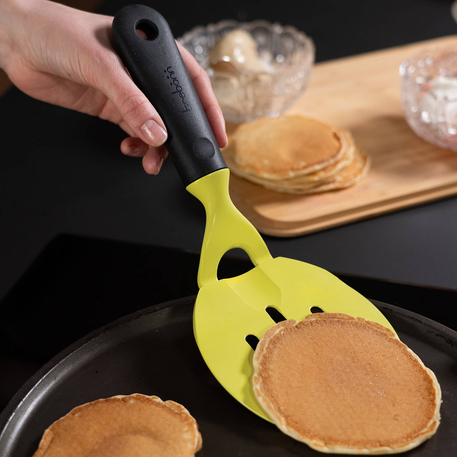 Trebonn-gadgets-burger-spatula-4