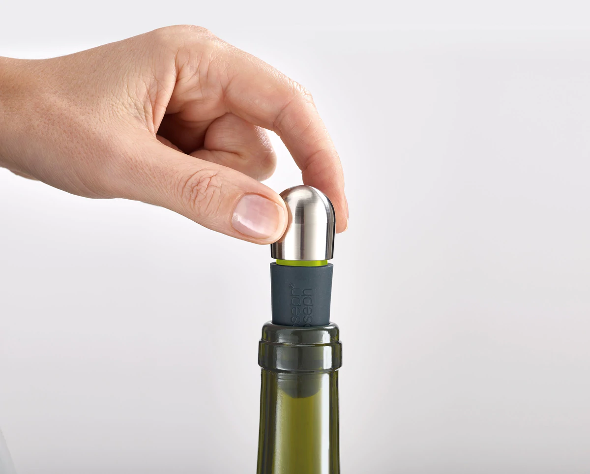 barwise-twist-lock-wine-stopper-blue-iu1_46642761-f11d-46a8-8ec6-a85faa743337
