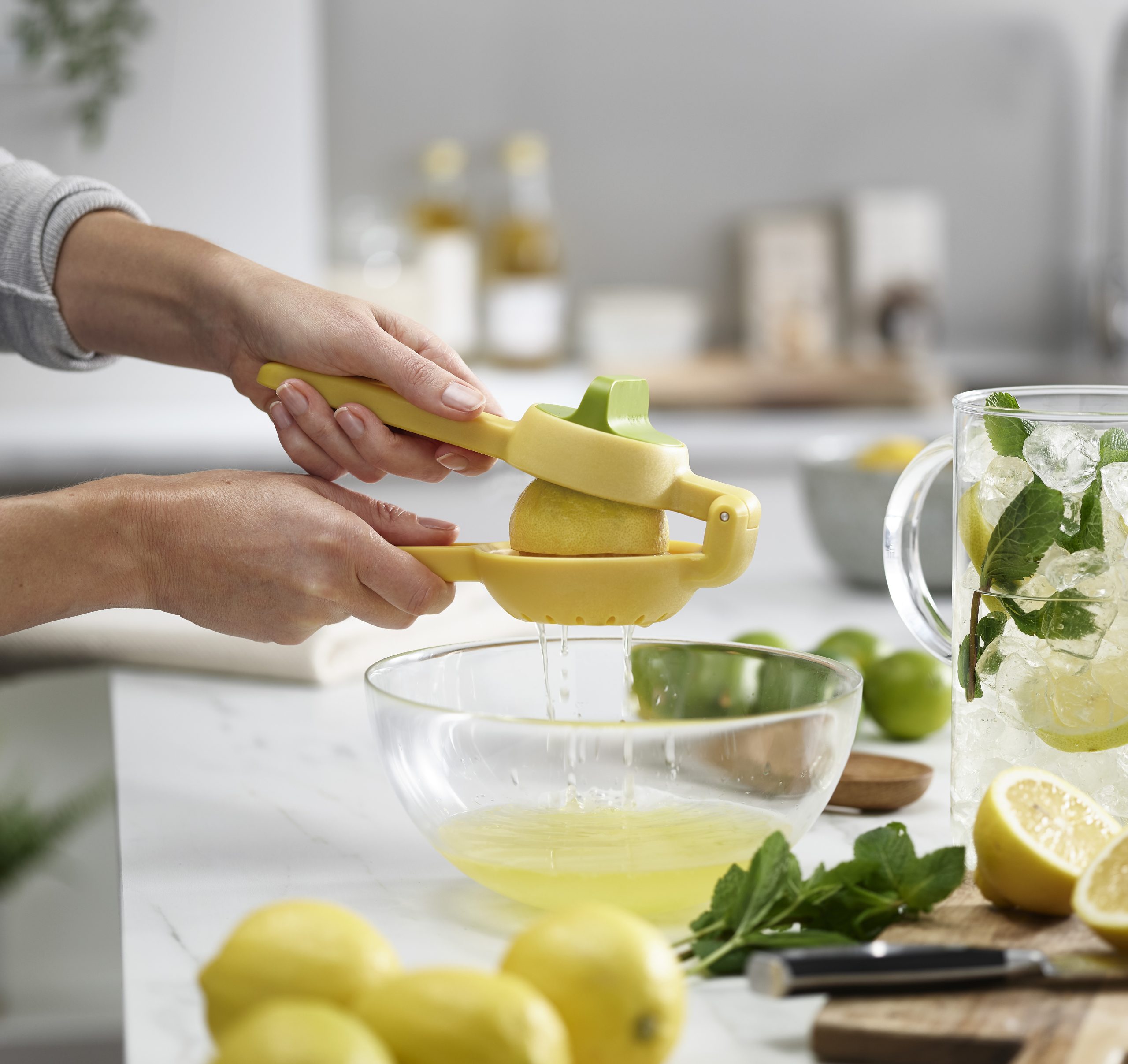 JJ_SS21_JuiceMax_Dual-action citrus press_(20171)_IU1