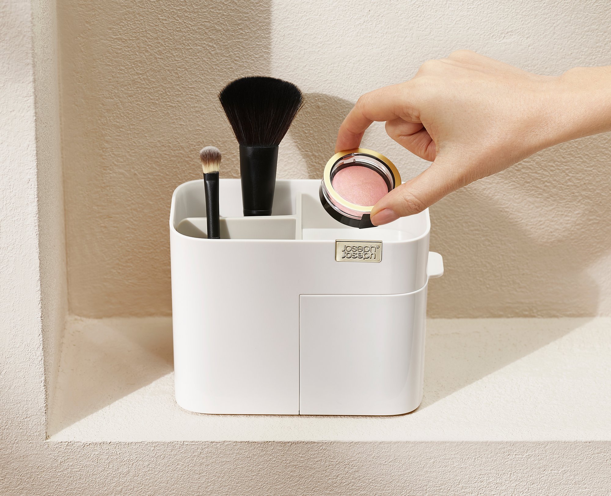 JJ_Viva_Compact_Cosmetic_Organiser_Shell_75003_IU1_2000x