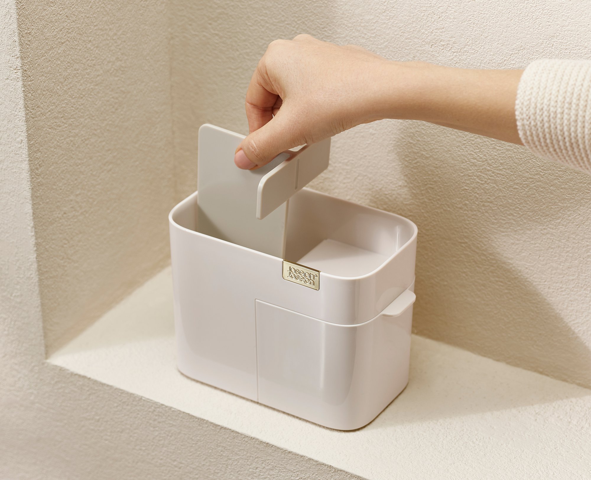 JJ_Viva_Compact_Cosmetic_Organiser_Shell_75003_IU3_2000x