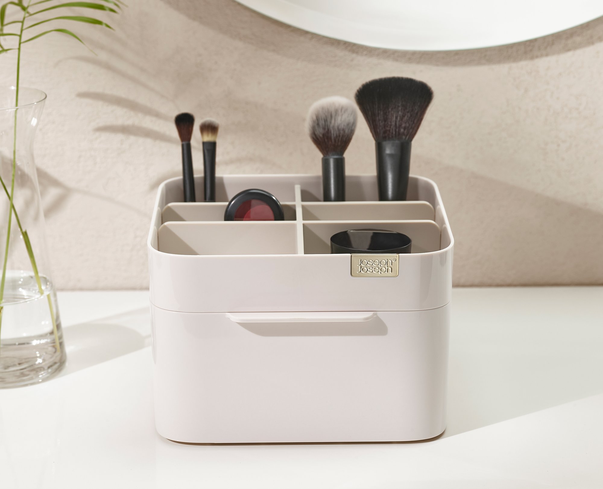 JJ_Viva_Cosmetic_Organiser_Shell_75004_IS1_2000x
